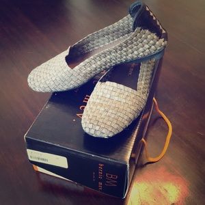 bernie mev. Demure Flat